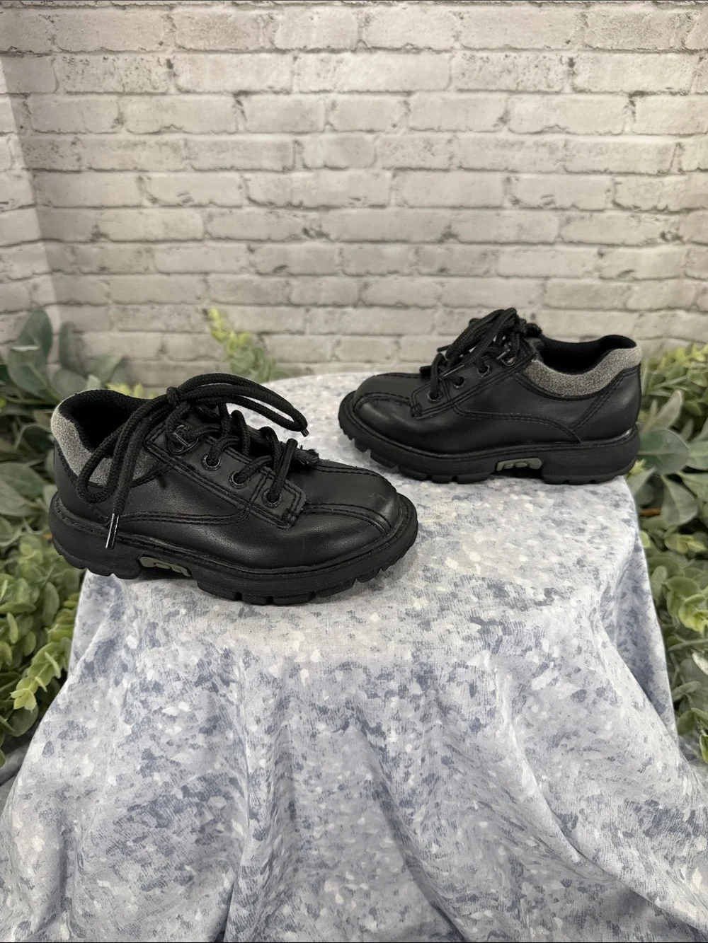 SMART FIT by PAYLESS - Black Rugged Round Toe Stitch-Seam Casual Oxford Boys 8.5